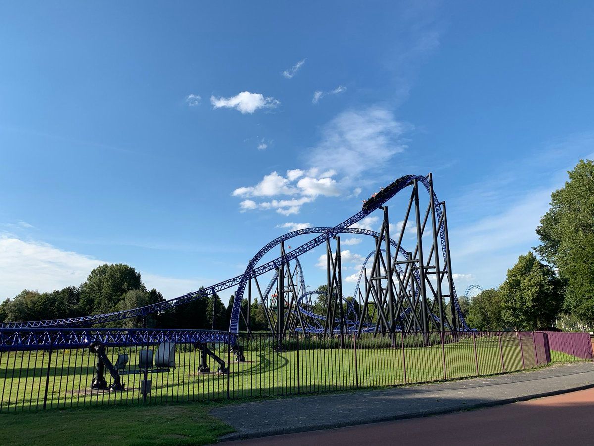 oh my god twitter doesn’t include alt text from images in their API