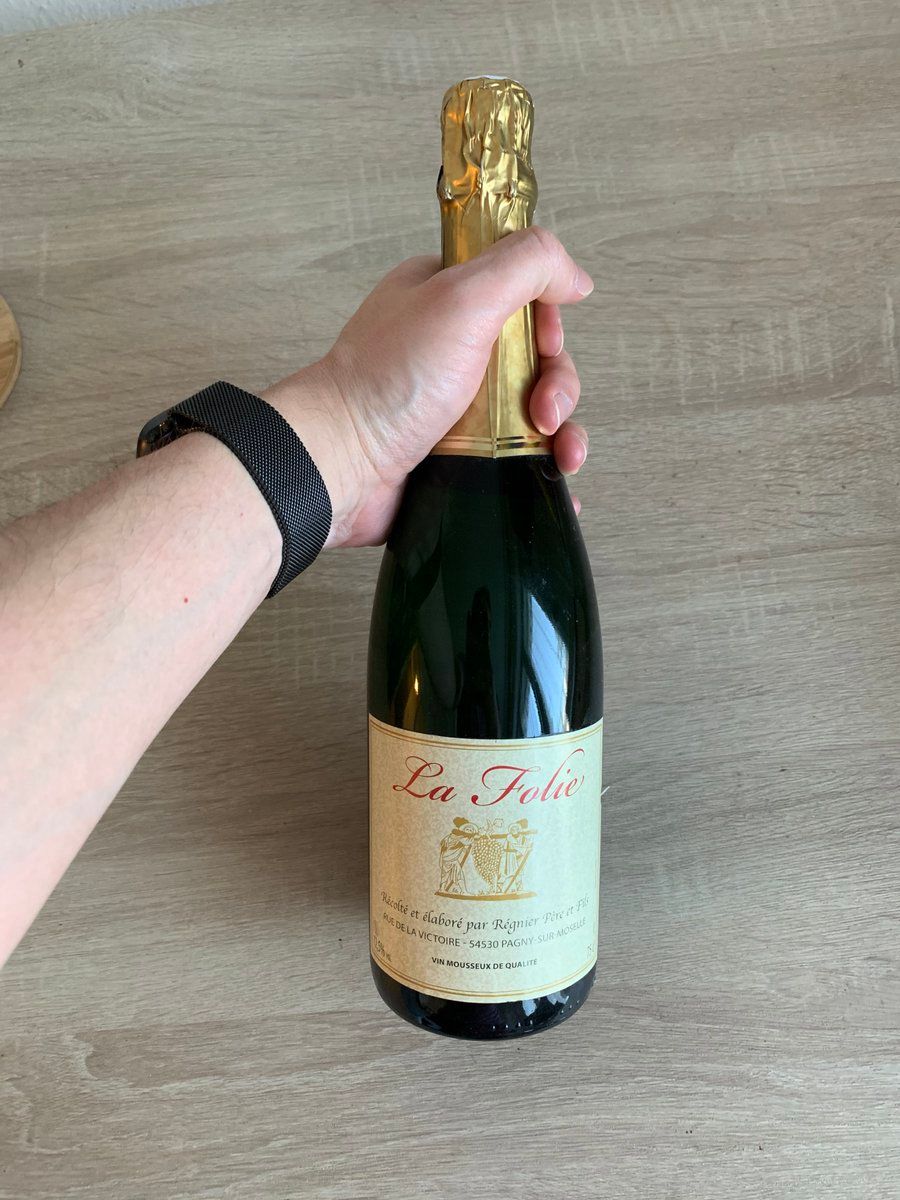 oh my god twitter doesn’t include alt text from images in their API