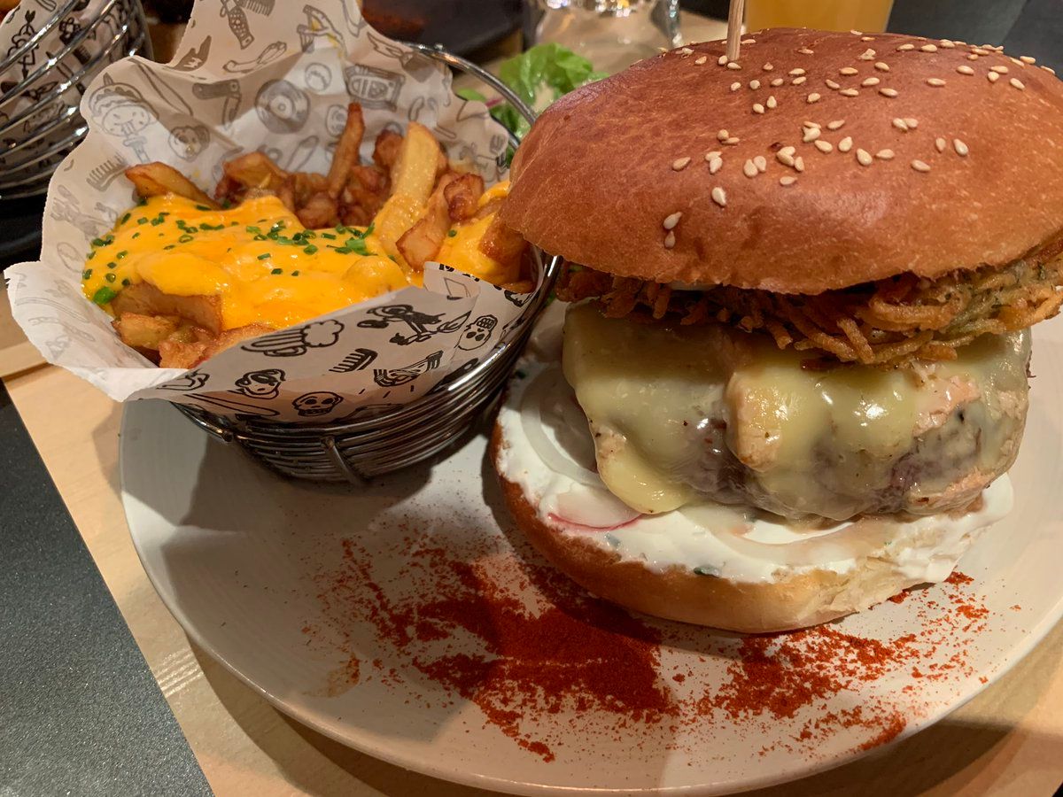 oh my god twitter doesn’t include alt text from images in their API