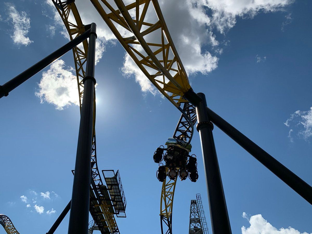 oh my god twitter doesn’t include alt text from images in their API